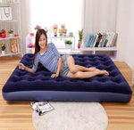 Charger l'image dans la galerie, Matelas Gonflable Ultra-Confort – Dormez où vous voulez, comme à la maison.
